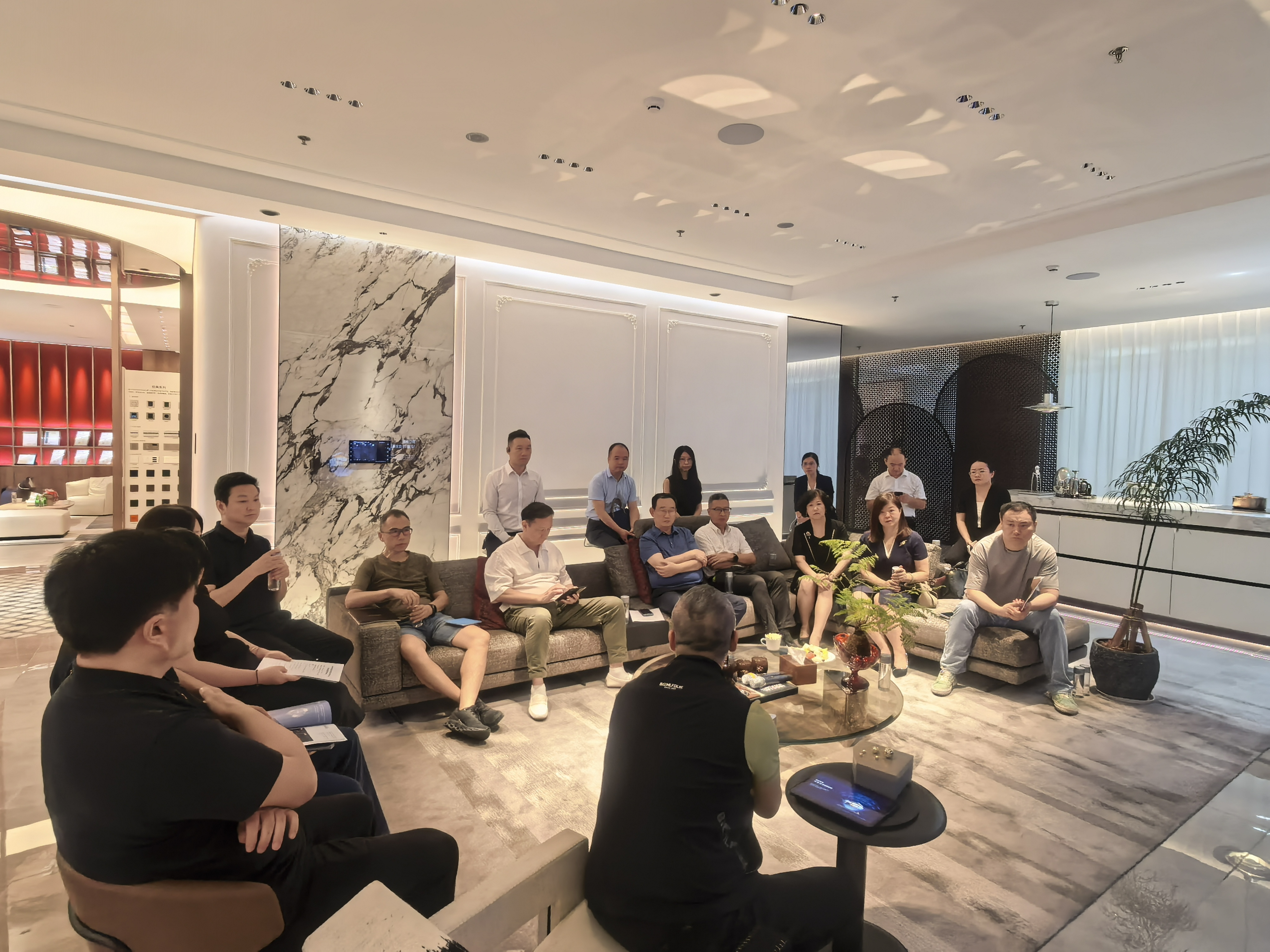 智启绿建新篇，共话人居未来——协会数智运营专业委员会走进泰创智能家居